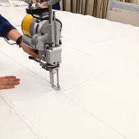 Masini taiat textile
